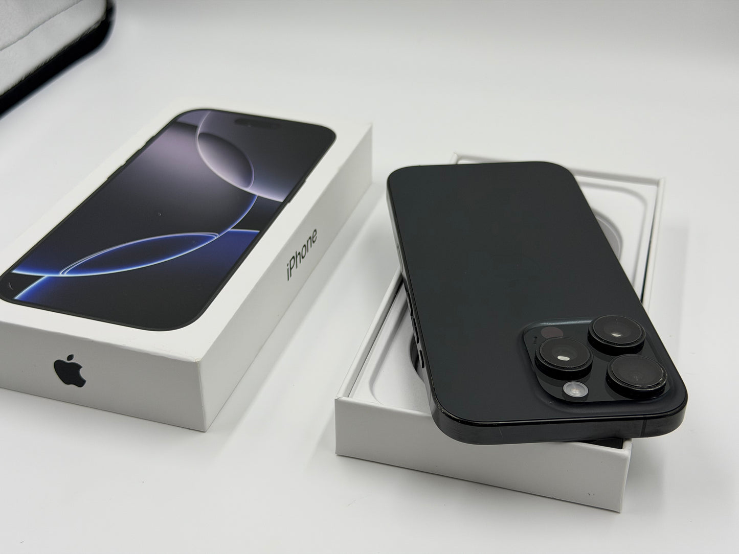 Apple iPhone 16 Pro Max