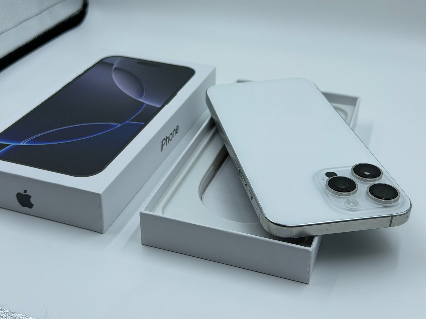 Apple iPhone 16 Pro Max
